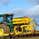 Nouvelle gamme de semoirs portés Evolution et nouvelle herse à paille portée 9 mètres