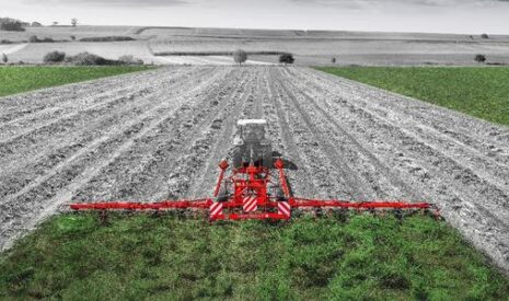 Comment une marque slovène est devenue incontournable sur le marché français des matériels de fenaison…