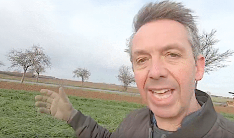 Comment enterrer les canalisations de son irrigation agricole