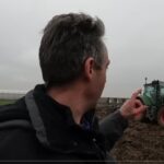 Labourage avec un 716 et une charrue 5 corps
