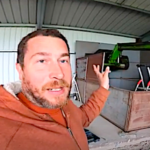 Des cellules sous le hangar pour stocker les semences de ferme
