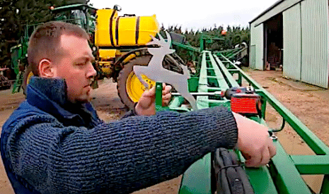 Je personnalise le matériel agricole de la ferme