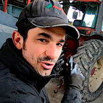 Fuite d’huile sur le tracteur, pas si simple de changer des joints !