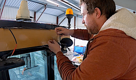 Bricolage sur le pulvérisateur pour modifier son éclairage