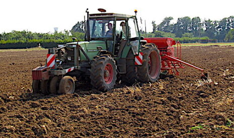 Quel permis pour conduire un tracteur ?