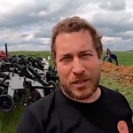 Test comparatif de terrain de déchaumeurs et décompacteurs agricoles