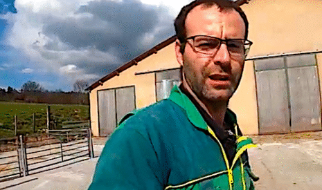Une dalle de 300 mètres carrés devant la bergerie