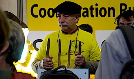 Paysan marche ou crève, l’autre facette du salon de l’agriculture