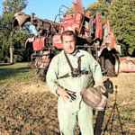 L’entretien de la moissonneuse entre deux journées de moisson