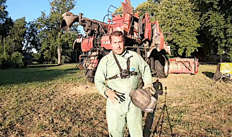 L’entretien de la moissonneuse entre deux journées de moisson