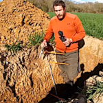 Une fosse pédologique pour comprendre la structuration du sol agricole