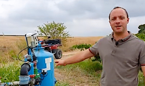 Pourquoi irriguer les vignes à cinq semaines des vendanges