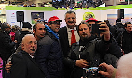 Exclusif, ce que Jean Lassalle pense du film qui sort sur lui le 23 janvier au cinéma