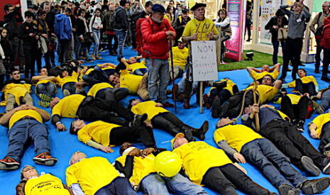 No comment au salon de l’agriculture, une minute de silence en hommage aux agriculteurs qui se sont suicidés