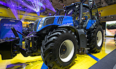 Montée en gamme pour le tracteur New Holland T8