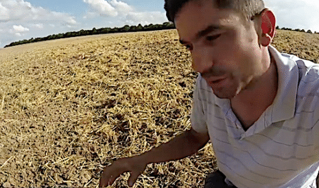 Pourquoi gratter les pailles après la moisson ?