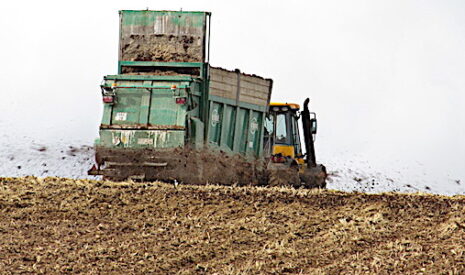 Comment épandre des fertilisants liquides ou solides ?