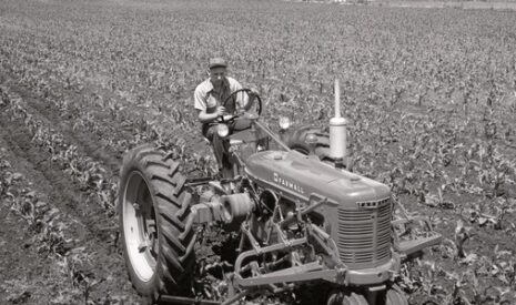 CASE IH CÉLÈBRE LES 100 ANS DU FARMALL, LE «TRACTEUR TOUT-EN-UN»