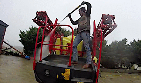Le pulvérisateur au karcher