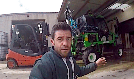 Montage, démontage et nettoyage du pulvérisateur viticole sur une exploitation de champagne