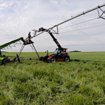 Démontage d’une rampe d’irrigation agricole de 160 mètres de long !