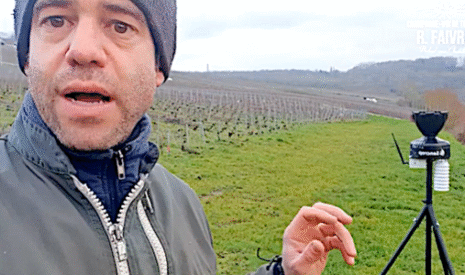 Une station météo connectée au milieu des vignes de champagne