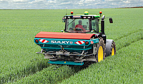 Un entrainement hydraulique pour l’épandage d’engrais chez Sulky