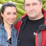 La romance de la future star de la chanson et de l’agriculteur
