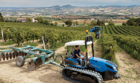 New Holland renouvelle son offre de tracteurs spécialisés avec les nouvelles séries T4 F/N/V, TK4, et le nouveau T4F S.