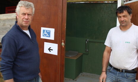 Métier agriculteurs, diversification toilettes sèches