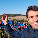 En Champagne, la tradition des vendanges manuelles