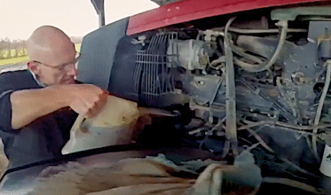 Faire la vidange de son tracteur comme un pro