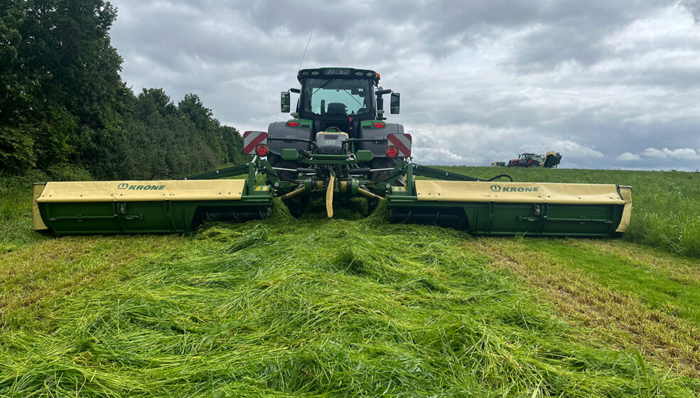 Des déposes d’andains plus précises et plus polyvalentes pour s’adapter aux demandes actuelles pour les gammes EasyCut R et B