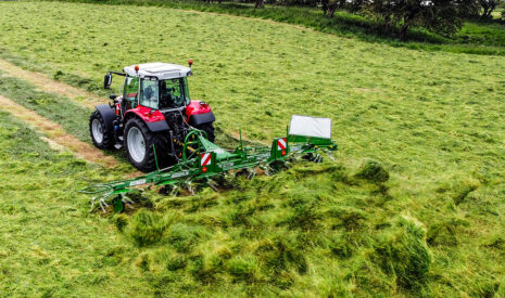 Lancement de la faneuse McHale PROPEL M6-770