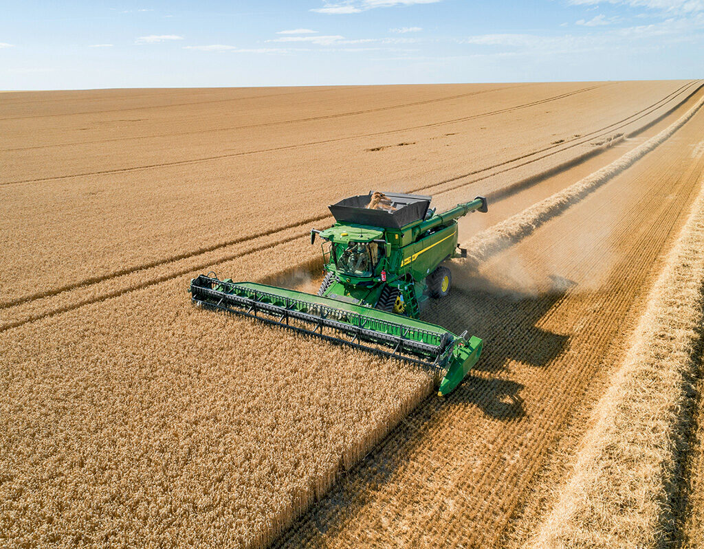 John Deere lance ses nouvelles moissonneuses-batteuses conventionnelles T5 et T6