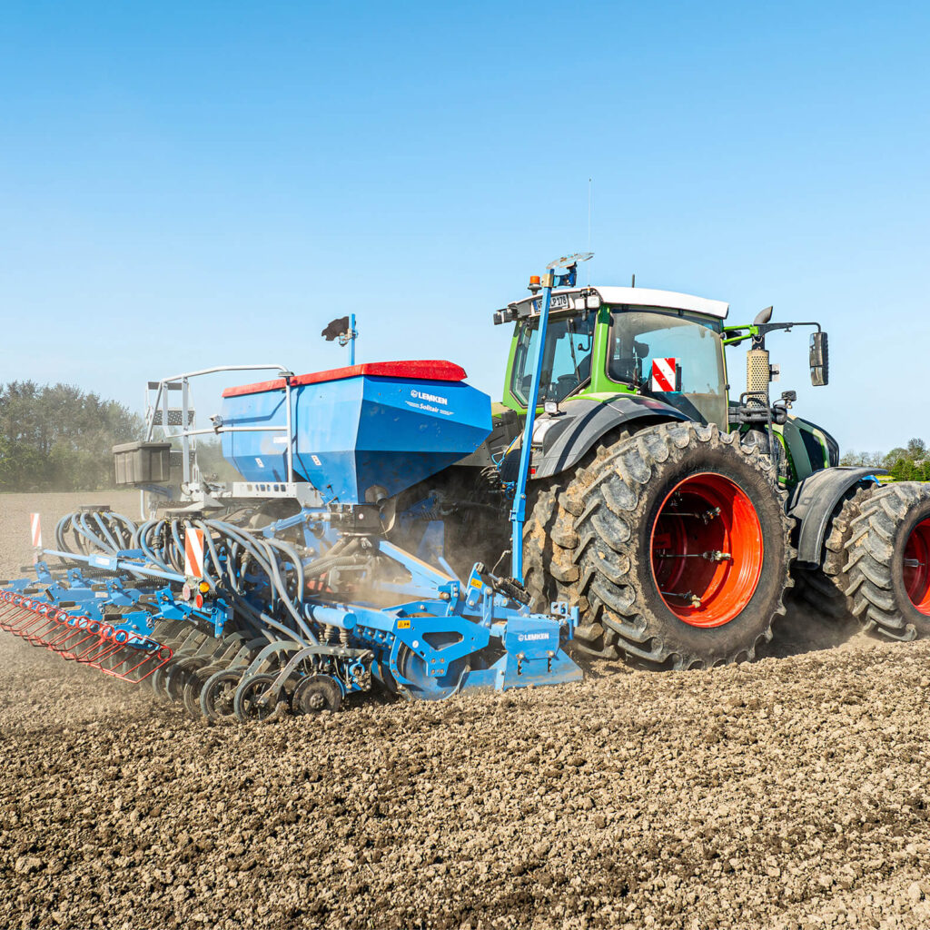Le nouveau Solitair de LEMKEN avec la herse rotative Zirkon : un duo imbattable