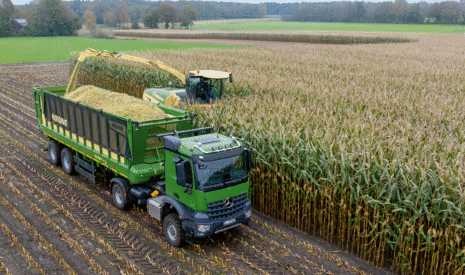 KRONE s’attèle au monde des agro-poids lourds avec le GX 520 AgriLiner