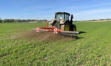 KUHN étoffe sa gamme d’outils de désherbage mécanique avec la houe rotative STARLINER