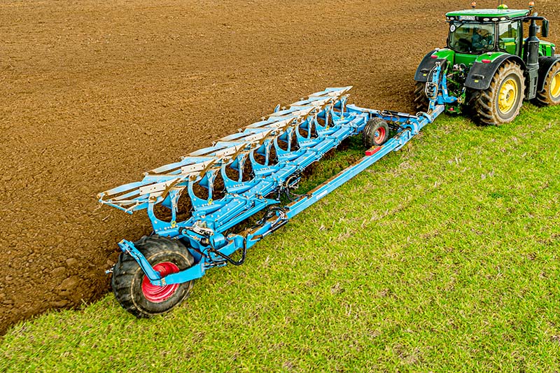 Lemken : Une charrue pour les gros bras