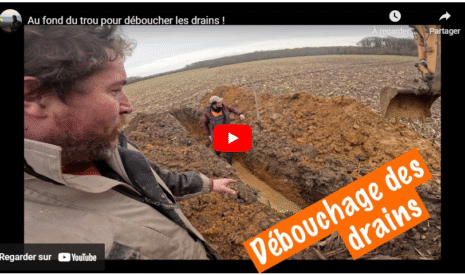 Au fond du trou pour déboucher les drains !