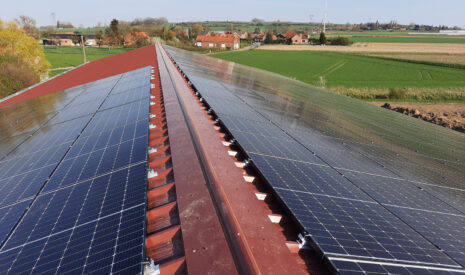 La rénovation d’une toiture financée par la production d’électricité