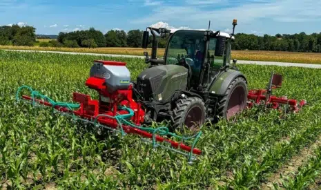 Einböck élargit la gamme SEEDSTAR avec de nouvelles largeurs de travail et un repliage hydraulique