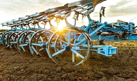LEMKEN présente le Diamant 18 avec rouleau packer intégré pour un travail optimisé en conditions exigeantes