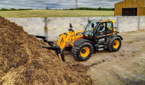 JCB complète sa gamme de télescopiques, 7 m de levage et plus de performance