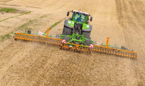 AutoLane : guidage automatique inédit pour le Catros-2TX d’AMAZONE