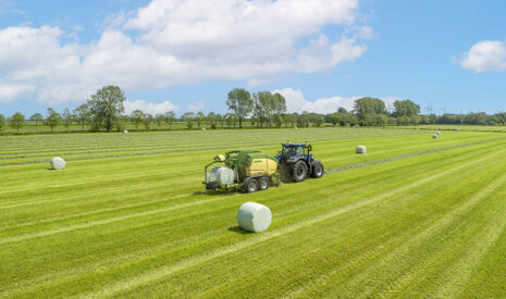 ComPack Pro : nouveau combiné d’enrubannage KRONE, compact et polyvalent
