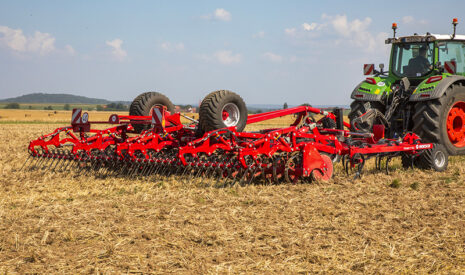 FINER XL : le couteau suisse des déchaumeurs traînés à dents ressorts signé HORSCH