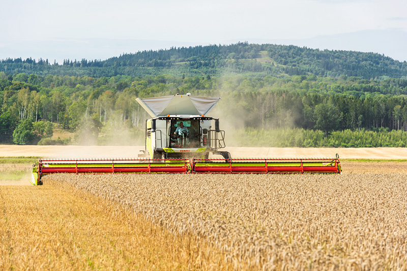 CLAAS présente la CONVIO FLEX 1530 : une nouvelle barre de coupe à tapis de 15,30 m pour les LEXION