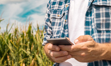 Ekumen lance son espace de travail IA pour les agriculteurs