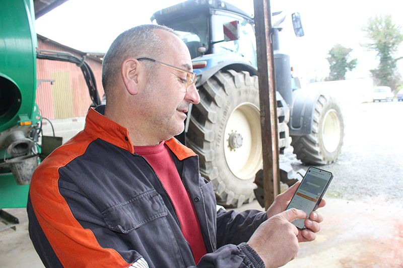Depuis son smartphone ou son ordinateur, Christophe Viel accède à l'ensemble des boîtiers Karnott